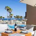 아파트 In Mit Grosser Terrasse Und Meerblick By Interhome