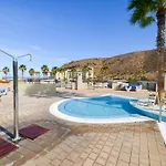 In Mit Grosser Terrasse Und Meerblick By Interhome *