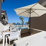 In Mit Grosser Terrasse Und Meerblick By Interhome