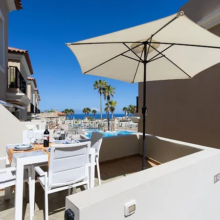 In Mit Grosser Terrasse Und Meerblick By Interhome