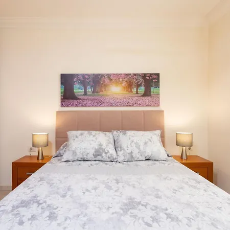 In Mit Grosser Terrasse Und Meerblick By Interhome Apartment *